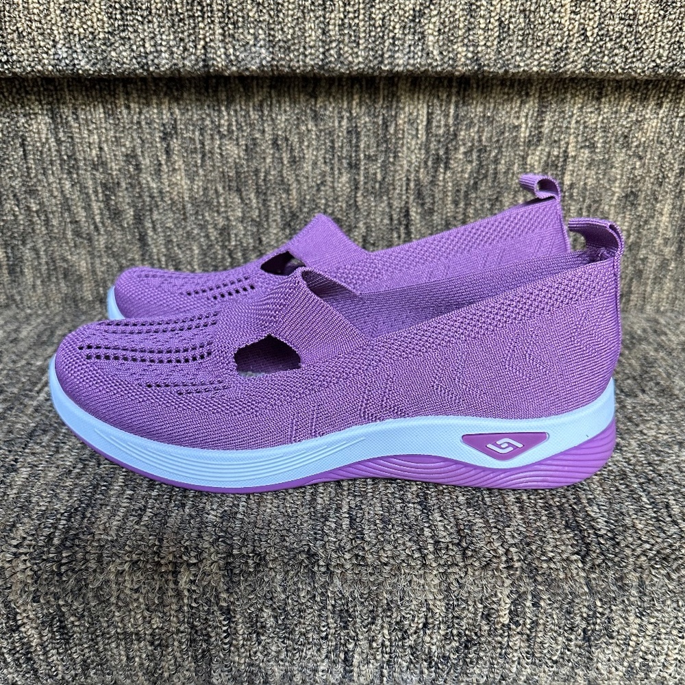 Women's Lightweight Mesh Slip On Sneakers Walking Shoes. New. Unbranded.